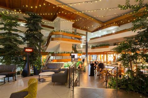 pavilion hotel canberra act.